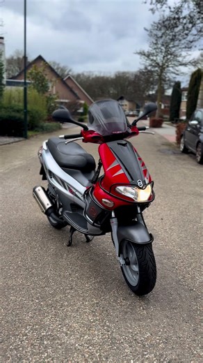 Gilera Runner 180: A Dive into Performance and Style