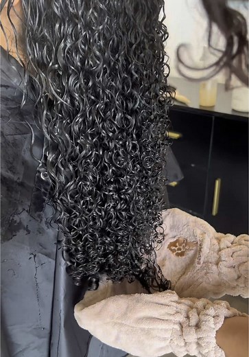 Bounce Curl Mittens for Faster Drying and Defined Curls