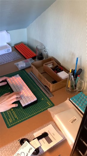 Ashley’s board, frosty set on the CK60.#keyboards #smallbusiness #smallbusinesscheck #gaming #uk #gaming #gaming #pc