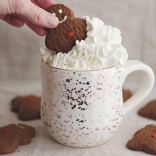 How to Make Gingerbread Hot Cocoa