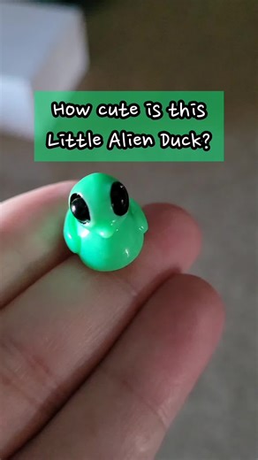 I'd love to find more themed mini ducks like this 😍 I found this one back when we had visited Roswell, NM. #alien #duck #miniducks #jeepducking #cuteduck