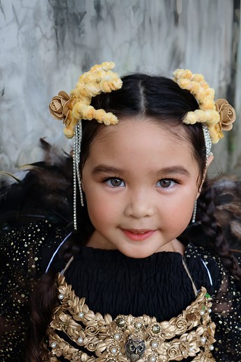 244K views · 2.9K reactions | Skeleton hand clip ni indai DIY | Mama Rochelle & Indai Eunice Vlog | Facebook