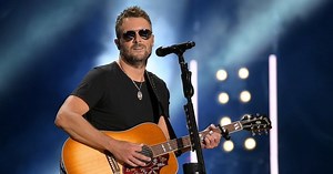 Watch Eric Church's 30-Minute Acoustic Medley From CMA Fest 2019