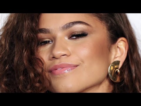 Zendaya’s Bikini Photos Spark Outrage — Too Bold Even for Adults