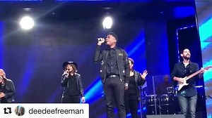 GREAT.THINGS. I almost didn’t (I know that’s terrible English) record this song😩.... I thought, it’s too simple, there’s not enough to it... I know I’ve heard this before... all kinds of doubts, but even in that moment... HE was doing GREAT THINGS! I stand with you @sofccecho, @drmikefreeman and @deedeefreeman!!! #GreatThingsIn2018 Let’s go!! And @timbowmanjr and Team... cmon and SANG Y’ALL!!! Aye! #Repost @deedeefreeman ・・・ We are expecting GREAT things NOW and in 2018 and you should too! Expe