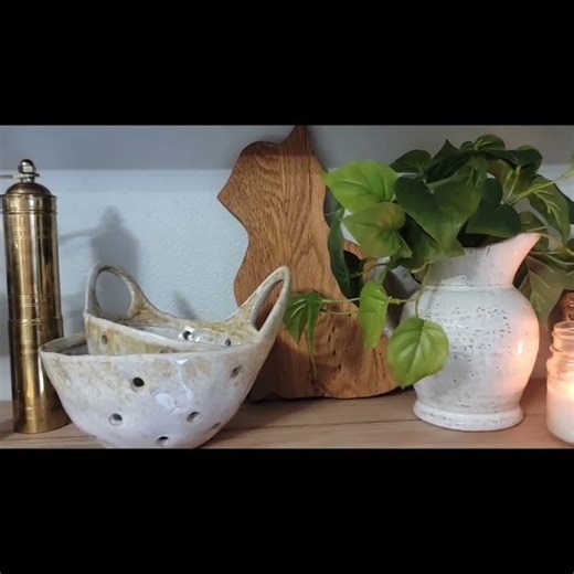 🌷Cozy "normal home" Spring Home Tour #decorating #inspiration #springhomedecor #shorts