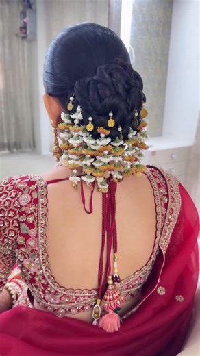 Jasmine Beauty Care on Instagram: "Making each brides dream come true 😍♥️ Make up @richa_dave Hair @prarthidave"