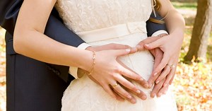 10 bijoux de naissance à offrir à une maman !