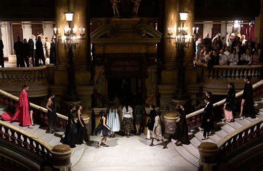 ELLE Debriefe - Fashion Week Haute Couture Jour 2 : Chanel défile sans designer - Elle