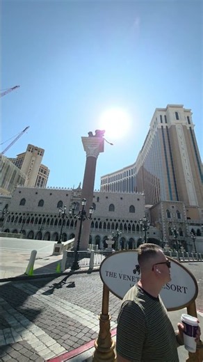 a Outside View of the Venetian Hotel and Casino on the Las Vegas Strip!!# #venetianvegas#lasvegas.