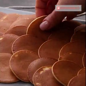 2M views · 45K reactions | American pancakes using a plastic bottle - a 10 grade dessert! Ingredients: eggs - 2 pieces sugar - 100 g (3.5 oz) milk - 80 ml (⅓ cup) baking powder - 3 g (0.11 oz) flour - 120 g (4.23 oz) pastry cream - 150 g (5.3 oz) powdered sugar - 10 g (0.35 oz) | Appetizing.tv | Facebook