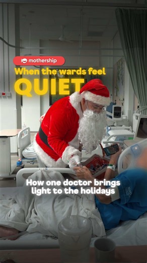 Many of us get together with family and friends this festive season. But for some patients, it is spent far from home. At Alexandra Hospital, Santa Goh’s visits bring smiles, laughter, and a healing human connection to the wards ✨🥹 #tiktoksg #fyp #santa #christmas #hopecore