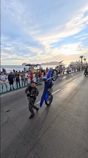 Acrobacias en la semana de la moto #acrobacias #stunt #wheelie #semanadelamoto #mazatlan #moto #fypシ