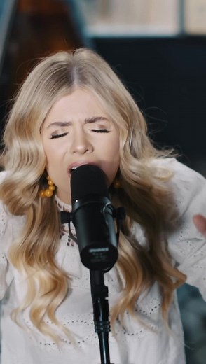 “And let my Jesus change your life” 🎶🙌 Who else can’t get enough of Anne Wilson’s song, My Jesus? She stopped by the K-LOVE Studios for an exclusive performance and you can watch the full song on our YouTube channel now. 💙📺 | K-LOVE Radio