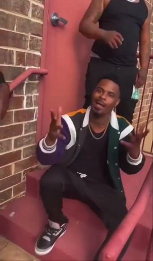 When your girl show up to the trap and a sexy fit