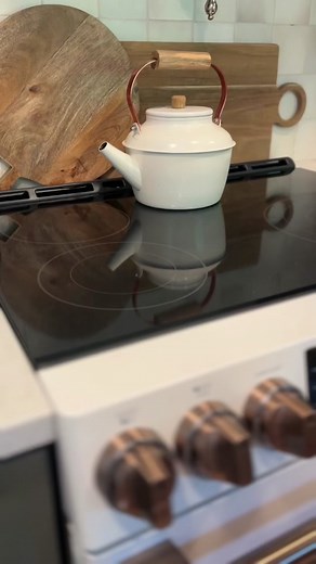 Quick and Easy Breakfast Recipe with Tortilla, Egg, and Toppings!