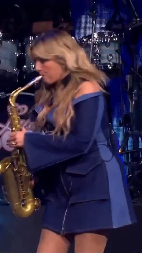 10K views · 1.7K reactions | Let’s dance with the Ladies of Soul and soak up the vibe! Tomorrow, October 11th at 8pm you can watch the full show on Ziggo channel 999 | Ladies of Soul | Facebook