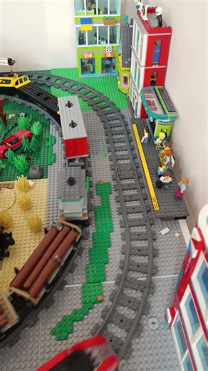 Lego city update, adding railway platform, and motorize downtown street car! #legocityupdate