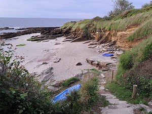 Bonjour 😃 Pour ce week-end ensoleillé dans le Morbihan, direction la plage de Porz Kostig sur l'île de Groix pour un lever de soleil. Bon samedi ! | Actu Morbihan