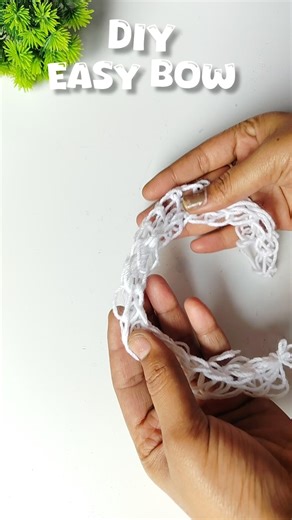 DIY 1 Minute Woolen Bow 🎀 | Easy No Sew Bow Tutorial #shorts