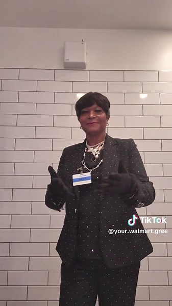 Your Walmart Greeter (@your.walmart.gree)’s videos with Girl You Got It - KANG