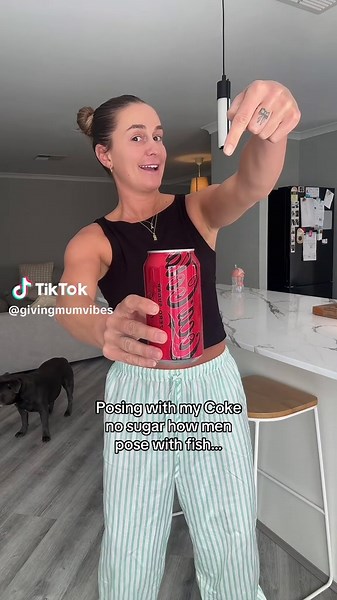 Men’s Photography Poses: Funny Fish-Pose Inspiration