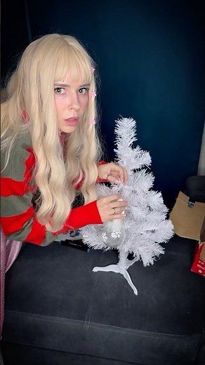 I'm decorating a Christmas tree! Part 2 #shorts