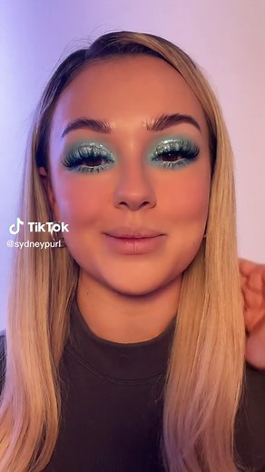 Festive Snowflake Makeup Tutorial for Christmas | 1st December Inspiration