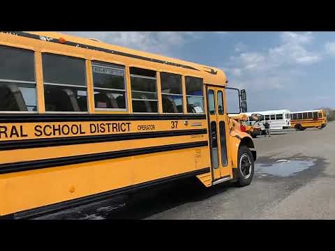 Bus 37: 1998 Blue Bird International 3800 (DT466E)