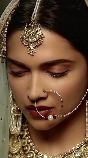 7.9K views · 42 reactions | Queeeen>>> | ScoopWhoop | Facebook