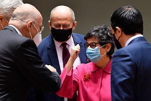 EU ministers tell Michel Barnier to work until the end to seal a Brexit deal ahead of summit in Brussels