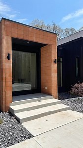 Thoughts about this custom masonry brick design? 〰️ sss fluted brick designed by New York based @concretecollaborative in collaboration with Sarah Sherman Samuel ✨ featured here in Valencia. WAMSSS SHOWHOUSE designed by @_mera_studio_, Interior Design by @sarahshermansamuel, located in #Michigan and video courtesy of Concrete Collaborative. #brick #bricks #brickarchitecture #brickwall #details #facade #facadedesign #tropical #tropicalarchitecture #brickbybrick #wall #walldecor #newyorkarchitectu
