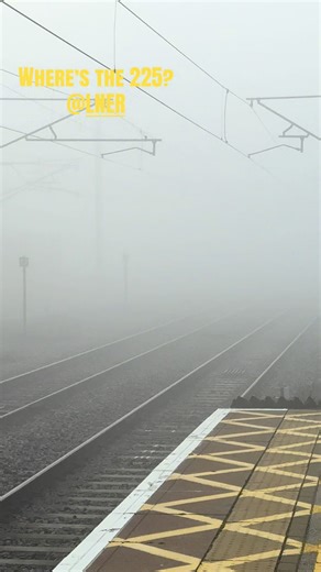 Spot the 225 #lner #225 #class91 #rail #train