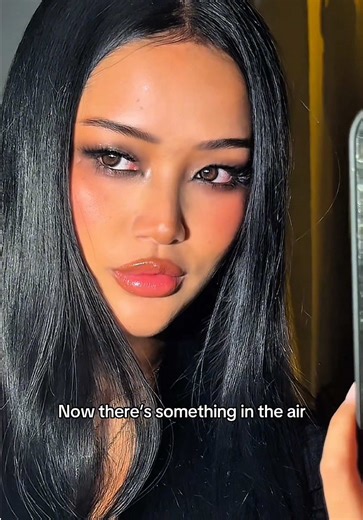 Cảm ơn Chúa, Có Điều Gì Trong Không Khí