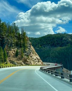 Beartooth Highway near Beartooth Lake, Wyoming. #scenicdrive #justdriveamerica #usaroadtrip #beartoothhighway | Just Drive America