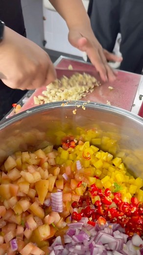 Whats your favorite Taco ? Hard Shell or soft shell ? Dont forget the Salsa dressing. Important component for your taco ! 🔥🌮 Taco by @banafshacafe | Banafsha Café