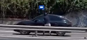 Pistola contro l’automobilista e si fa consegnare il cellulare: rapina in pieno giorno a Monte Sant’Angelo