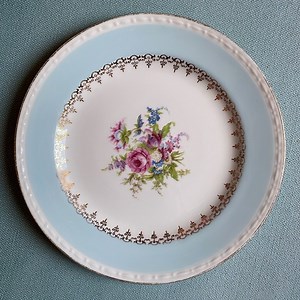 5 Vintage Eggshell Georgian Homer Laughlin Chateau Dessert Plates