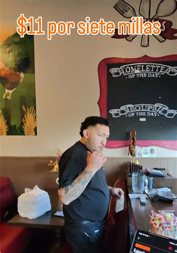 Conexión con la comunidad: más que un repartidor 🤝❤️ Haciendo la diferencia en cada entrega. ¿Tienes una historia especial? 👇 👉 Sígueme para conocer más historias 👉 Comparte la tuya #ComunidadEnDelivery #SimiValleyCalifornia #MásQueUnRepartidor #HistoriasDeVida #EntregaConCorazón