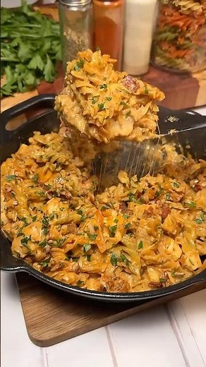 Pasta with Chicken and Bacon 🍗🥓 Easy and quick lunch 🙌🏻 #recipe #pasta #lunch