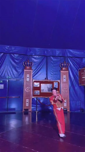 🎪✨ Staunen, Lachen, Mitfiebern! Unsere Artisten versprühen pure Lebensfreude: mitreißende Stimmung, spektakuläre Akrobatik und unvergessliche Momente für die ganze Familie. 🤸‍♂️🤹‍♀️ Noch bis Sonntag gastieren wir im wunderschönen Donauwörth – seid dabei und erlebt Circus-Magie live! 🌟 🎟️ Tickets: www.circus-krone.com --- 🎪✨ Wonder, laughter & excitement! Our artists are not only masters of their craft, they also bring pure joy and positive energy to the arena. 🤸‍♂️🤹‍♀️ Get ready for brea