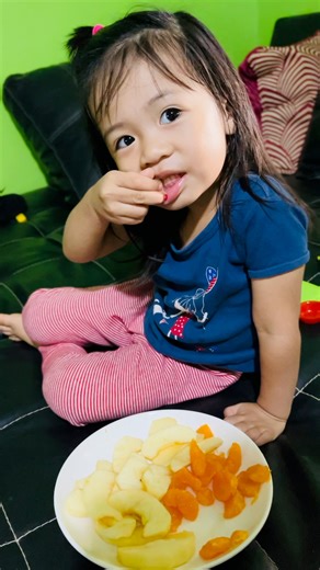 Its snack time 🍊🍐 #fruitsforsnack #fblifestyle | Little Moments by Naiah