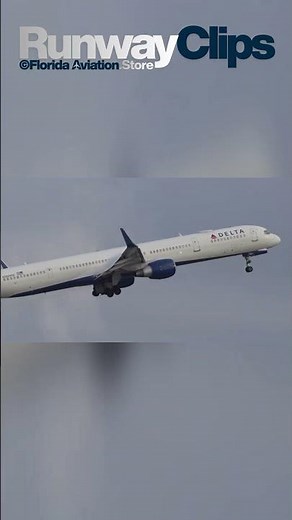 Boeing 757 Closeup Takeoff at Fort Lauderdale Int'l Airport – Plane Spotting 4K Pencil Pen