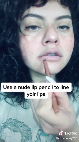 How to Fake a Double-Lobed Lip: Step-by-Step Guide