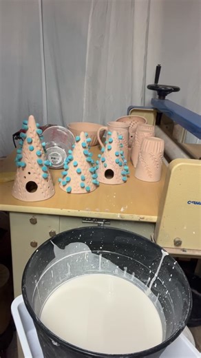 What in the glaze hack shenanigans is going on here? Come along this harrowing journey with me…and bonus: when I washed them off they swelled up double their size with water so I’ll have to wring them out or throw them far far away 🤦🏻‍♀️ Buy tools at: www.alexandriapotteryco.com Link in bio✌🏼 #PotteryArt #CeramicCreations #Ceramica #HandmadePottery #WheelThrowing #SculptingArt #GlazingTechniques #PotterLife #CeramicDesign #ArtisticClay #KilnFired #PotteryLove #ClaySculpture #RakuFiring #Potte