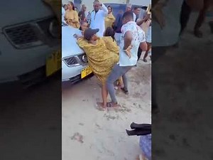 Ass grinding big booty, gyari Ina the bikini,kanga moko full kubambiana tu