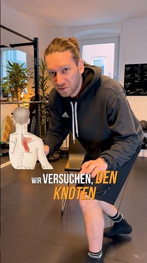 Knoten zwischen Schulterblatt lösen #nacken #schulterblatt #rehabilitation