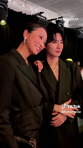 メシカ 2025年春夏コレクションショー パリで開催！杏さんと桜田通さん2ショット！