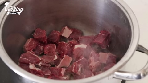 Slow-Cooked Beef Stew for Cold Evenings