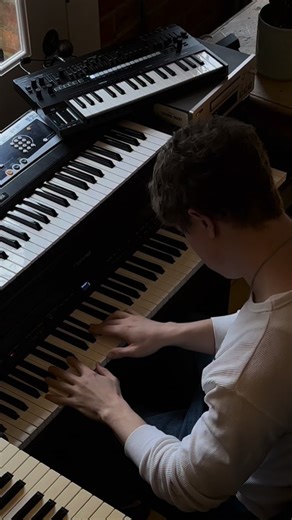 delay experiment using my L1 from @donnermusic_uk 🪐💫 #music #jazz #jazzpiano #randb #synth | Sebastian Slater